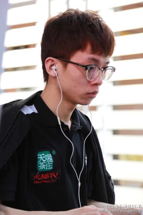 14633761519Ie.jpg