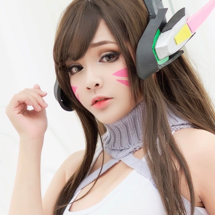 va小姐姐的露背毛衣cosplay!