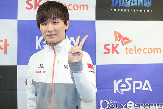 TY：暴兵是向Flash哥学的 比赛不想碰神族