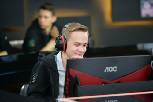 1512964585Sdg.jpg